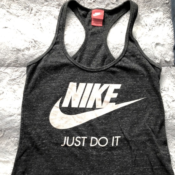 NIKE workout tank - Picture 1 of 3